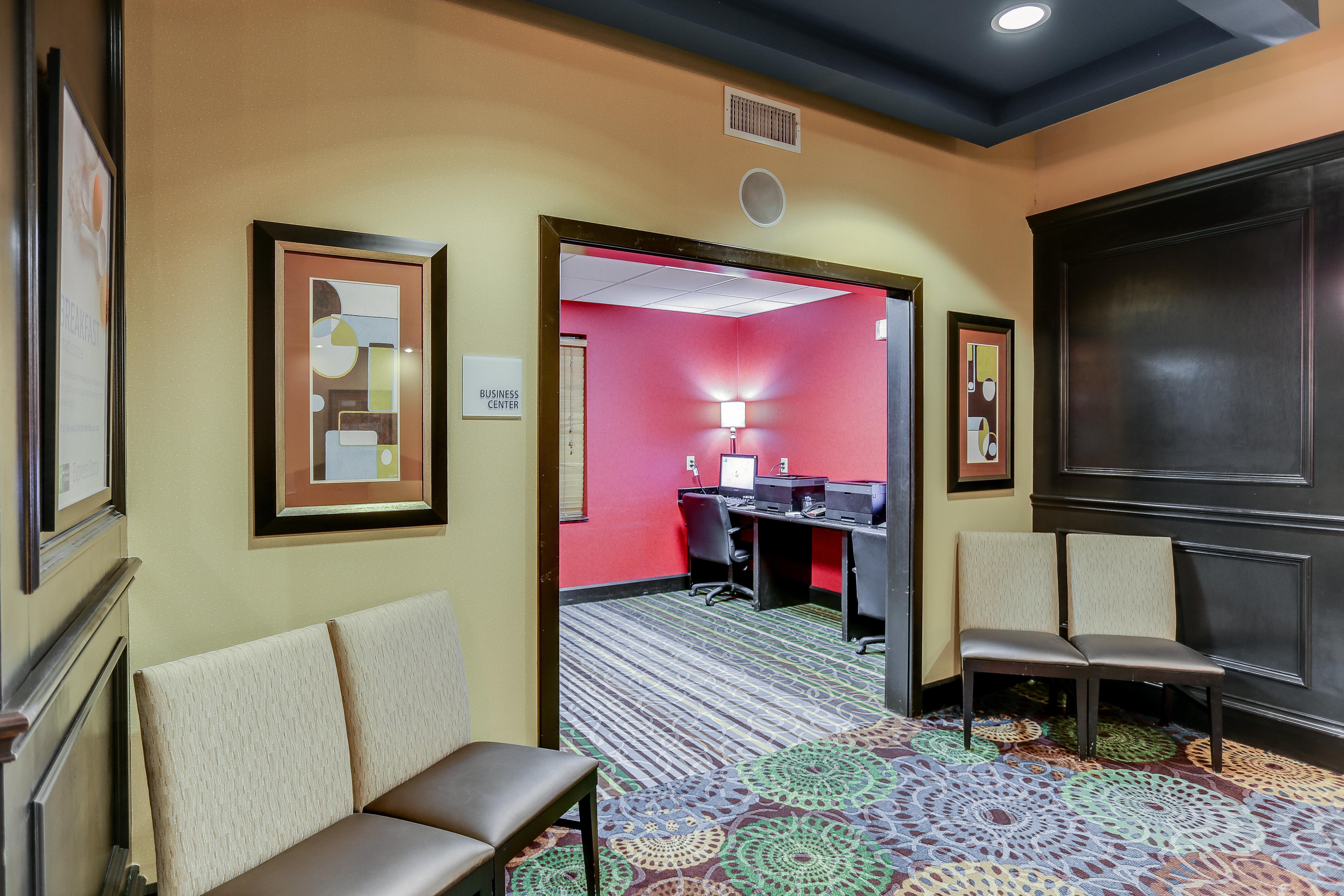 Holiday Inn Express Hotel & Suites Huntsville, An Ihg Hotel מראה חיצוני תמונה